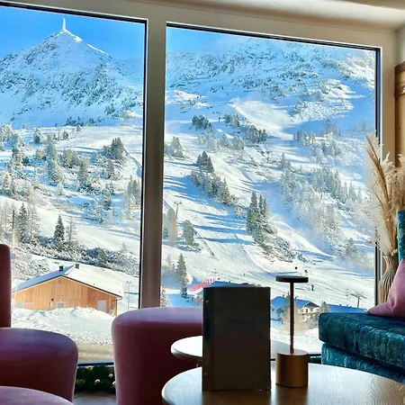 Andi's Skihotel Hotel 4*