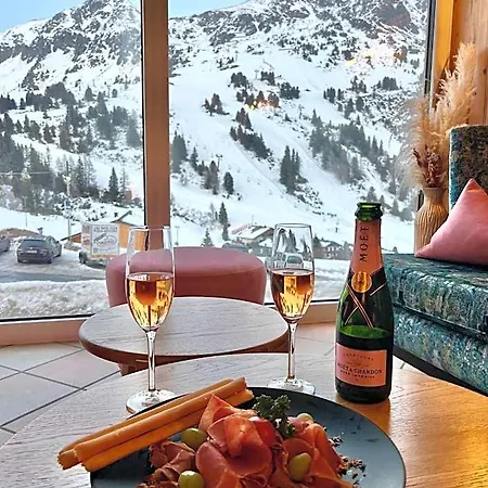 Andi's Skihotel 4*